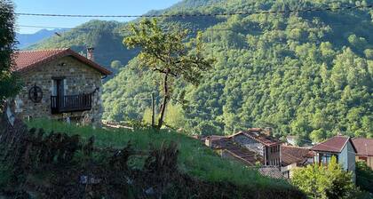 Llar de Cosme: Casa rural en el corazón del Parque Natural de Redes, Asturias