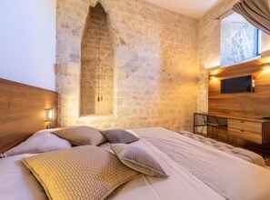 House (Historic Han Hideaway Double Room) | 16 bedrooms, cots/infant beds