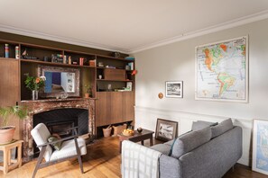 Televisie en een open haard