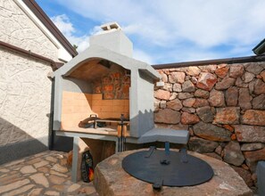 House (Ana’s Stone House Jurčić Kalić w) | BBQ/picnic area