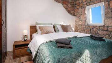 2 عدّة غرف نوم وأسرّة أطفال/رضّع