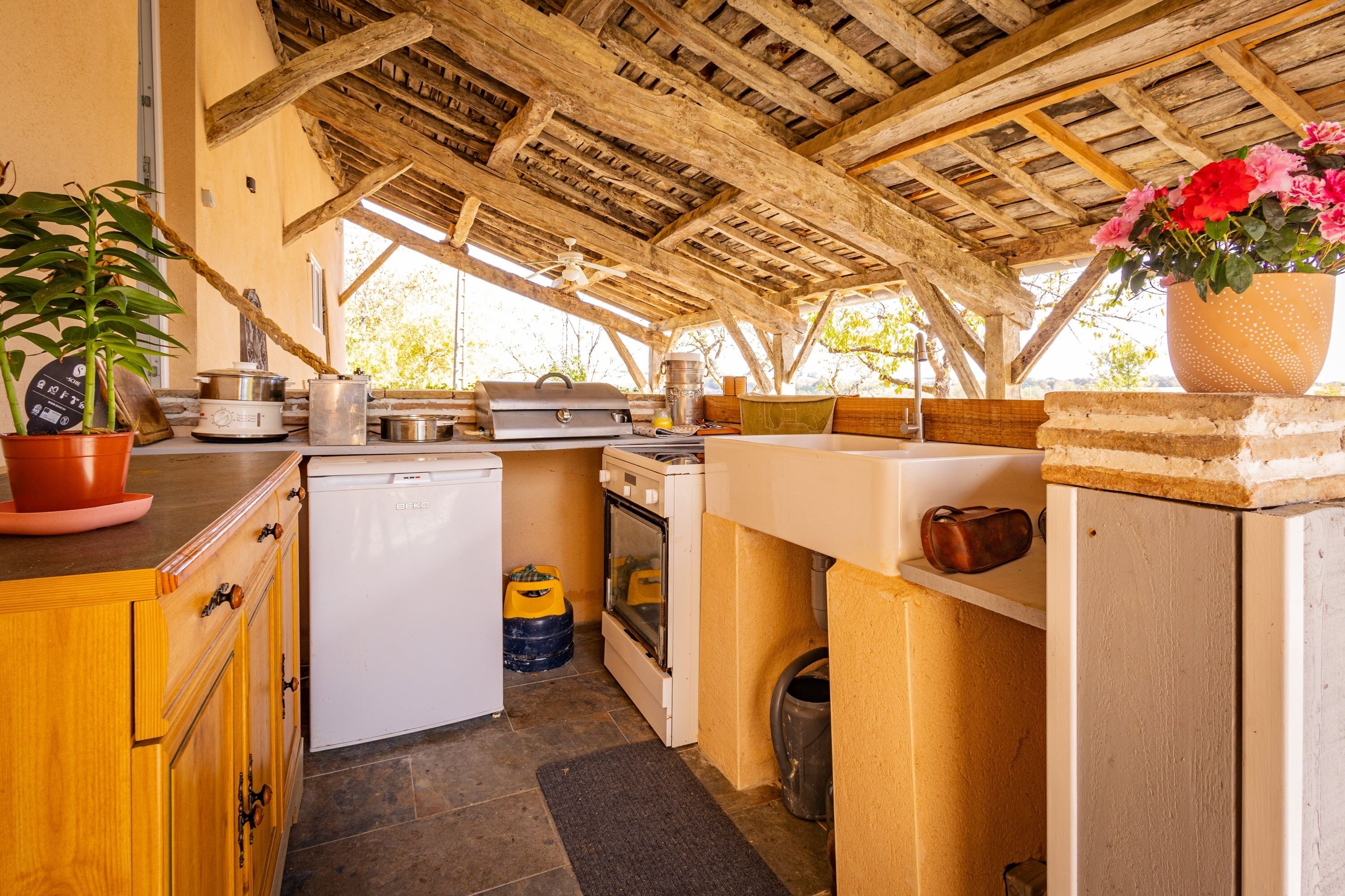 Kühlschrank, Mikrowelle, Ofen, Geschirrspüler