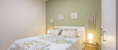 2 chambres, fer et planche à repasser, Wi-Fi, draps fournis