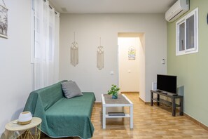 TV - Apartment 'La Bella Escondida' with Wi-Fi and Air Conditioning (Cadiz)