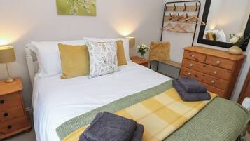 2 bedrooms, individually decorated, individually furnished, free WiFi