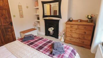 2 bedrooms, individually decorated, individually furnished, free WiFi