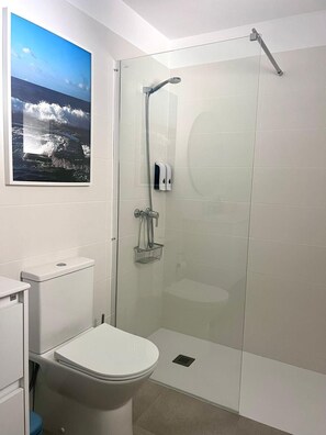 Shower, hair dryer, towels - Tartaga Penthouse (Adeje)