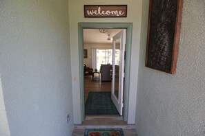 Interior - Villa Willow Wood 3-Bedroom Home Private Pool (Inverness)