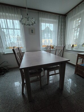 تناول الطعام