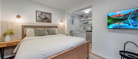 1 bedroom, iron/ironing board, WiFi, bed sheets