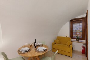 Dining - Holiday Home 'Ca' Pecina' with Wi-Fi (Dolceacqua)