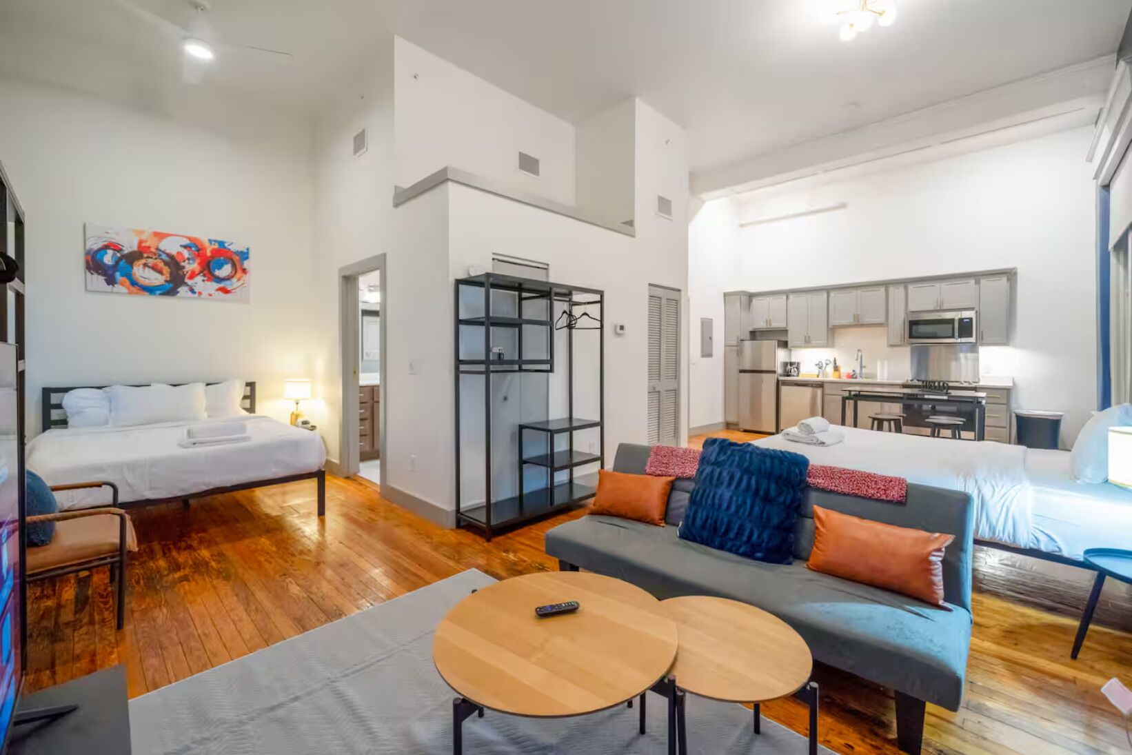 1 多间卧室、熨斗/熨衣板、WiFi、床单