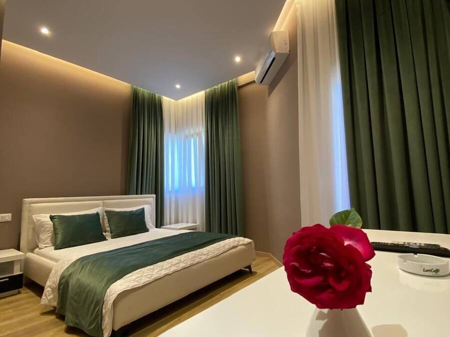 Phòng đôi Deluxe, ban công, quang cảnh thành phố | Chăn bông, minibar, phòng cách âm, bàn ủi/dụng cụ ủi quần áo