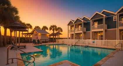 Steps to Beach~Heated Pool~Private Balcony~Deck
