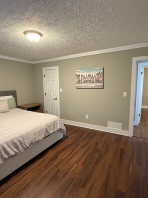 5 chambres, fer et planche à repasser, Wi-Fi gratuit