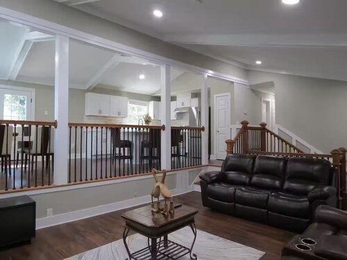 Gorgeous 5-bedroom house in Snellville near Stone Mountain