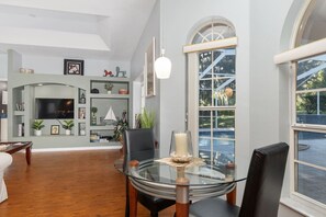 Dining - Villa Pearl: 4-bedroom Rental Close To Ocala (Inverness)