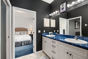 Hair dryer, towels - Villa Pearl: 4-bedroom Rental Close To Ocala (Inverness)