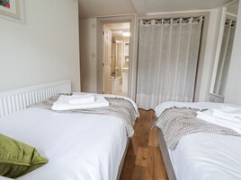 2 bedrooms, individually decorated, individually furnished, free WiFi