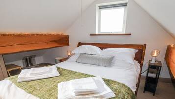 2 bedrooms, individually decorated, individually furnished, free WiFi