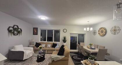 Welcome to Sunny’s Homes! This spacious upper-level unit in West Edmonton.