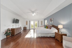 5 bedrooms, iron/ironing board, WiFi, bed sheets - Villa S&G: Spacious 5 bedroom, family vacations (Inverness)