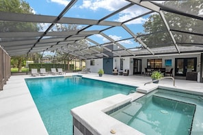 Pool - Soak Up the Sun: 3BR Pool & Jacuzzi Home Near Inverness (Inverness)