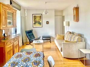 Living area - Le Petit Chambonnais, Comfort and Tranquility (Le Chambon-sur-Lignon)