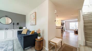 Televisión, videojuegos, libros, oficina