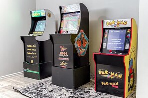 Games room - Spacious Lux Escape | Arcade | AC | 5BR | Sleep 10 (Edmonton)