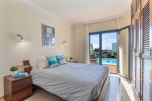 2 bedrooms, iron/ironing board, WiFi, bed sheets - Vacation Home 'Alessia, Playa Blanca' with Sea View, Private Pool and Wi-Fi (Playa Blanca)