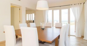 Dining - Sa Figuera – Extraordinary Villa with Mountain Views, Wi-Fi, and Air Conditioning (Illes Balears)