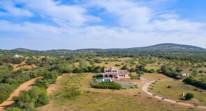 Exterior - Sa Figuera – Extraordinary Villa with Mountain Views, Wi-Fi, and Air Conditioning (Illes Balears)