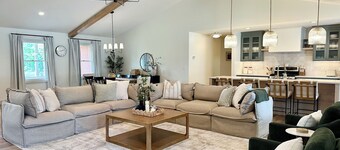 Spacious 5-Bedroom House with Pool and Hot Tub for Families & Groups