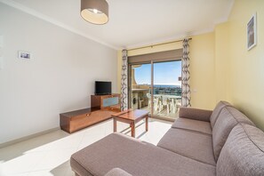 TV - T1 Sea View Apartment, Block 3-1stD, with Sea View, Wi-Fi and Air Conditioning (Porches)