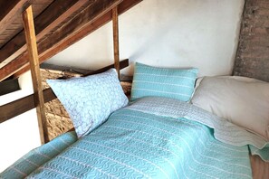 1 habitación, tabla de planchar con plancha y wifi