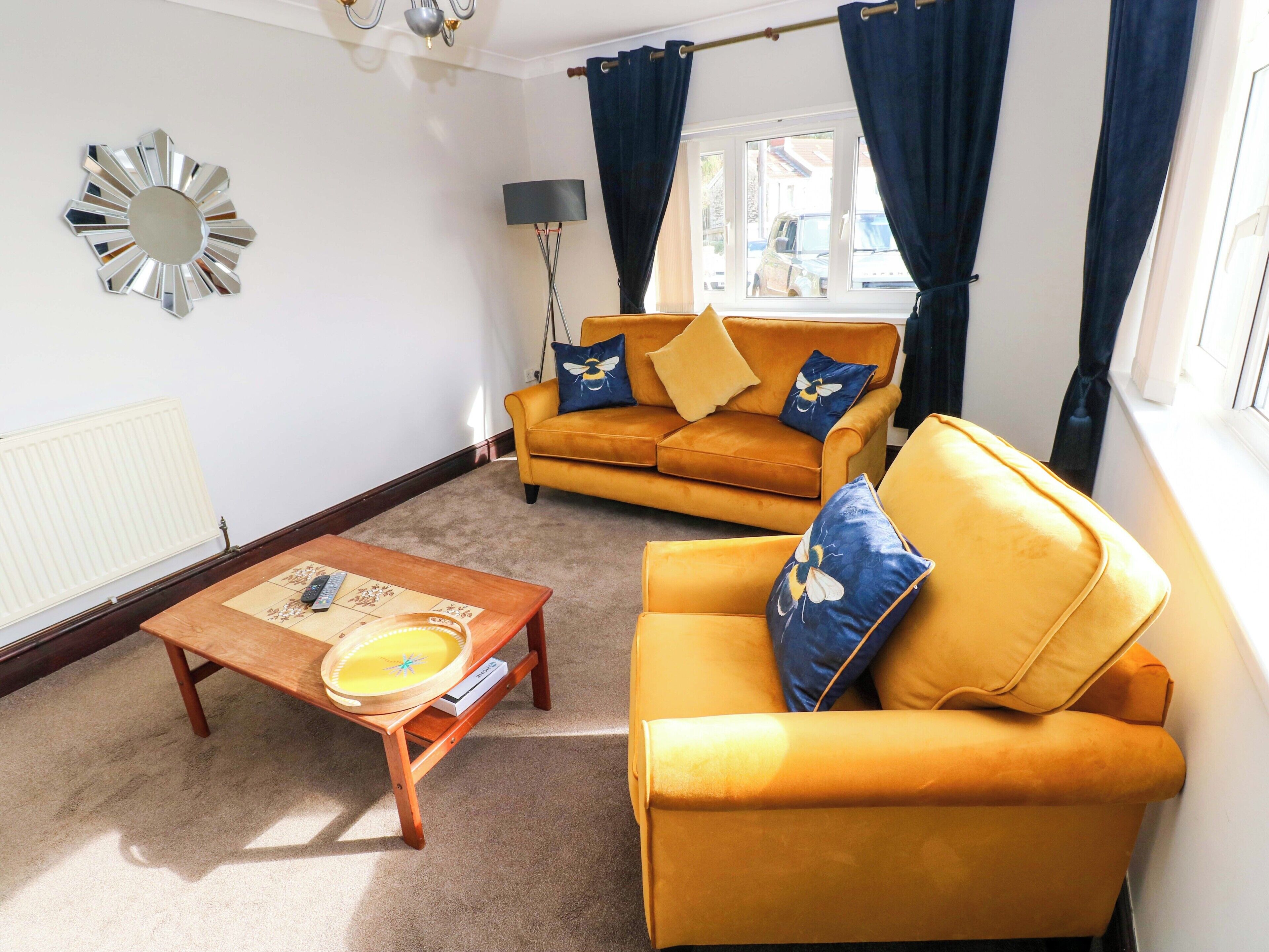 Cottage | Living area