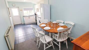 Cottage | Dining
