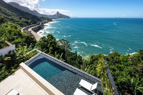 Roc Azul, mansion with ocean view in Joa