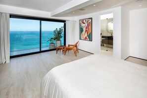 5 bedrooms, iron/ironing board, WiFi, bed sheets