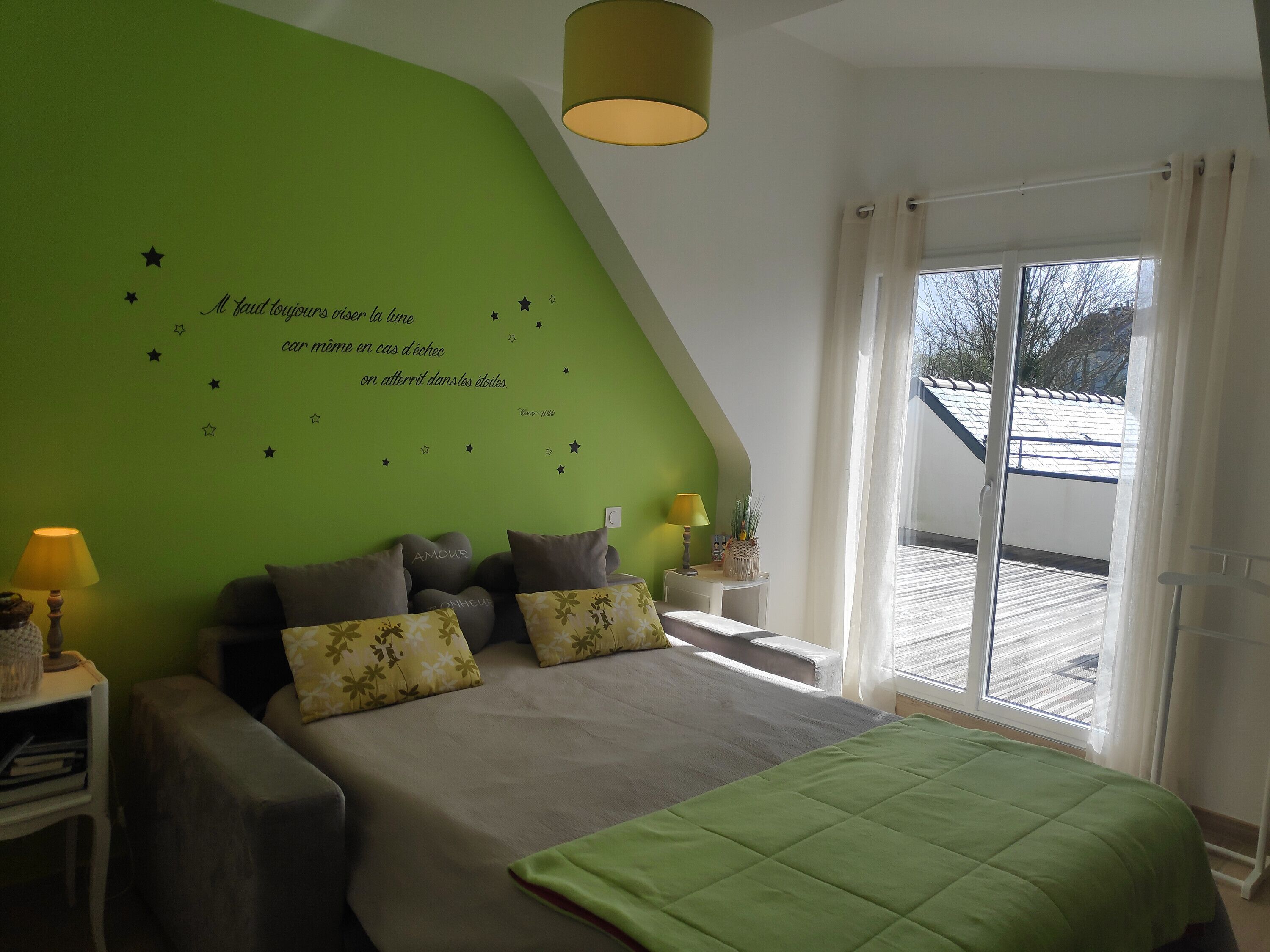 2 bedrooms, iron/ironing board, WiFi