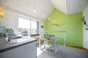Interior - Apartment "Near Vannes, Stunning View" with Lake View, Shared Pool & Wi-Fi (THEIX-NOYALO)
