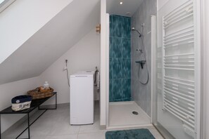 Chuveiro, secador de cabelo