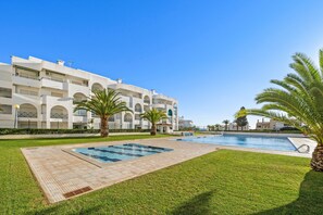 Pool - Studio '- 1 Rc A' with Shared Pool, Wi-Fi and Air Conditioning (Armação de Pêra)