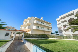 Exterior - Studio '- 1 Rc A' with Shared Pool, Wi-Fi and Air Conditioning (Armação de Pêra)