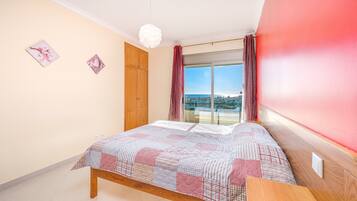 1 camera, Wi-Fi, lenzuola