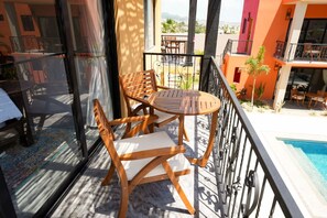 Outdoor dining - Boutique Casitas~Heart of Cabo~El Cardon (Cabo San Lucas)