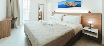 In the center of Cefalu luxurious rooms a few meters from the sea and the historic center