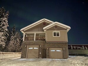 Exterior - Luxury 3 bedroom house in wonderful Fairbanks (Fairbanks)