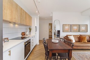 Fridge, microwave, oven, stovetop - Century City Sanctuary | Golden Mountain View (Cape Town)